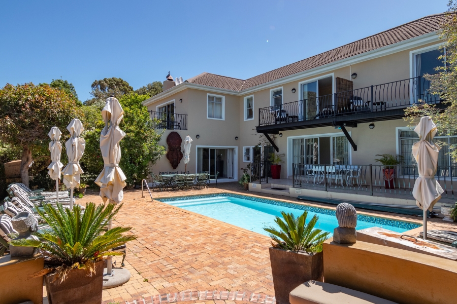 8 Bedroom Property for Sale in Hout Bay Western Cape